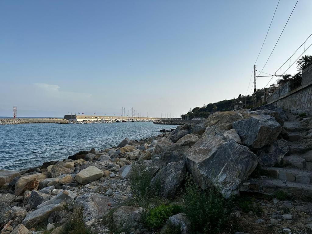 La Via Sul Mare Διαμέρισμα Bordighera Εξωτερικό φωτογραφία